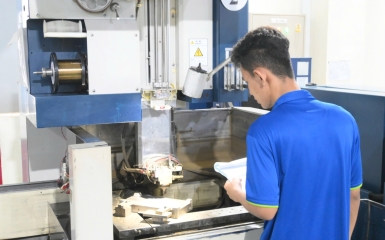 Plastic Injection Mold Manufacturing Company with Modern Equipment