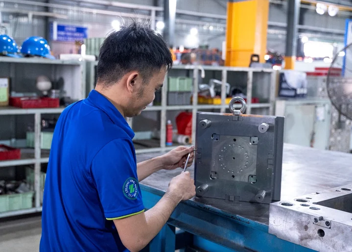 Khuôn nhựa chính xác