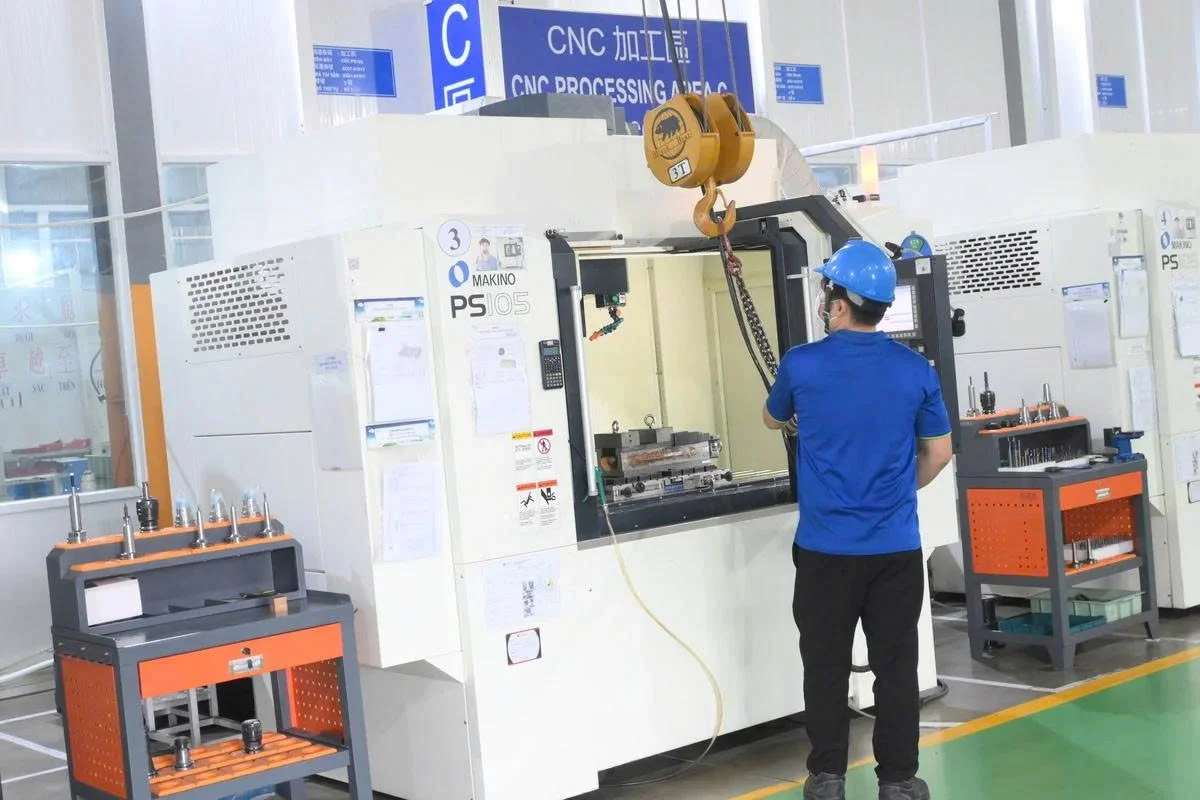 Custom plastic injection molding