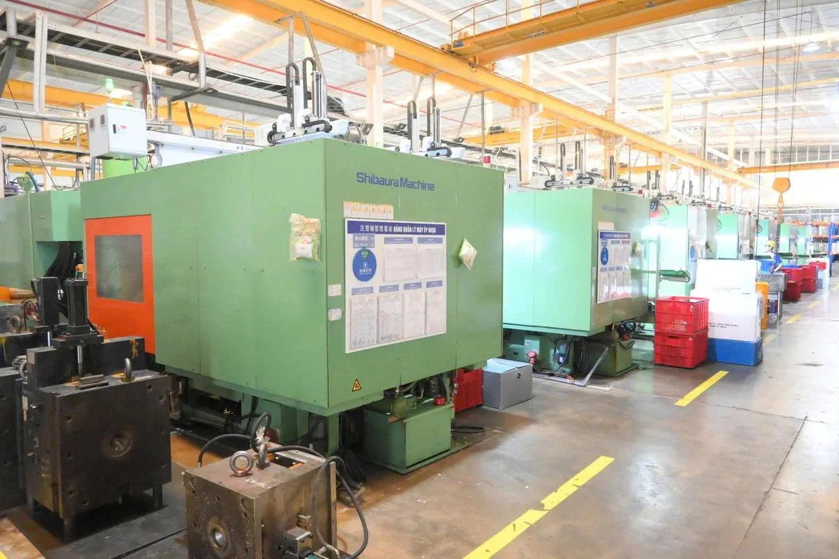 Industrial plastic injection molding