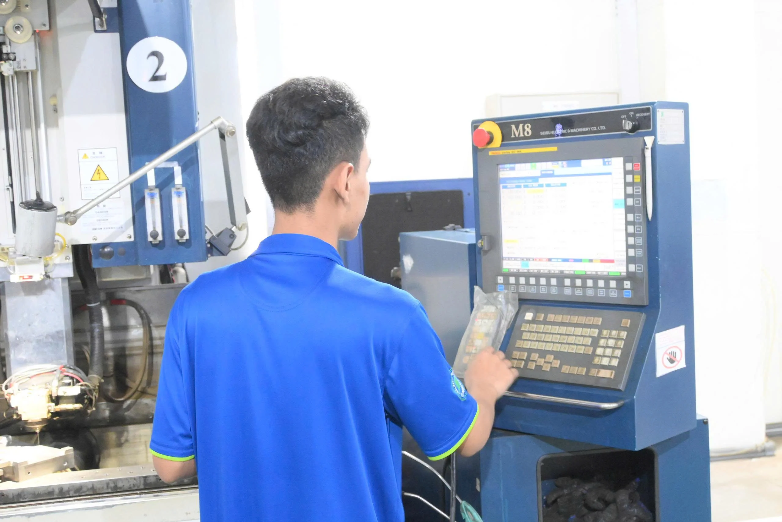 Gia công CNC khuôn ép nhựa