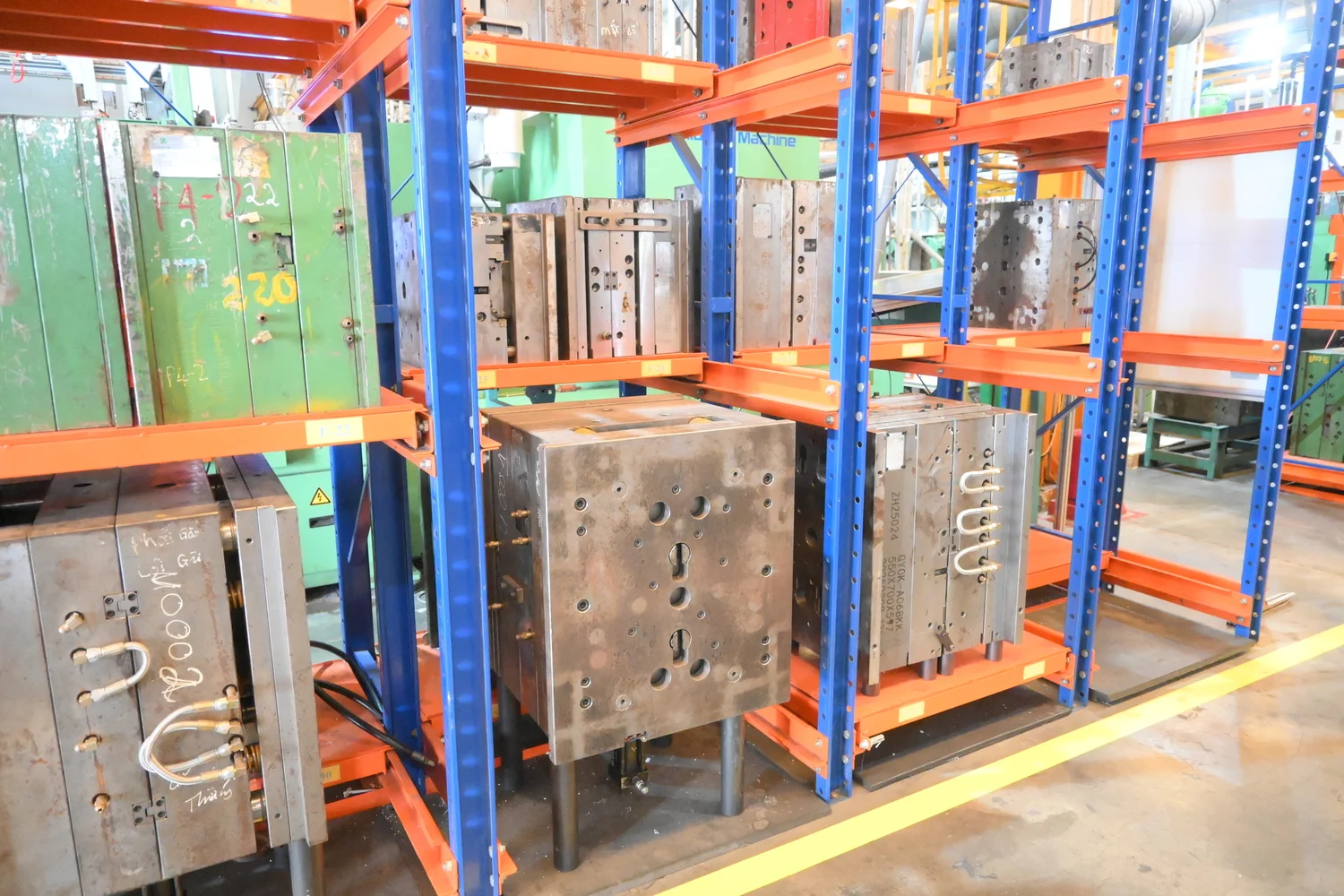 Nhà cung cấp linh kiện nhựa