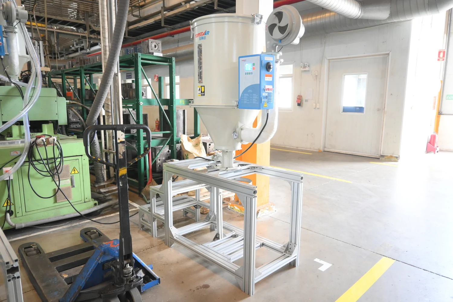 Nhà cung cấp linh kiện nhựa