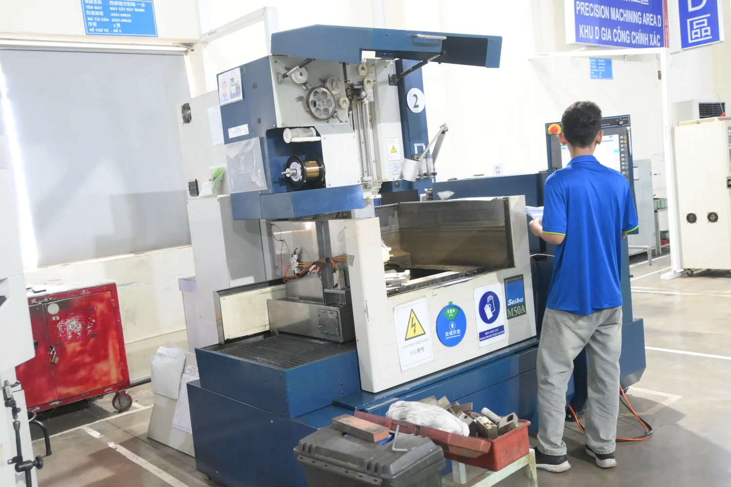 Khuôn ép nhựa chính xác
